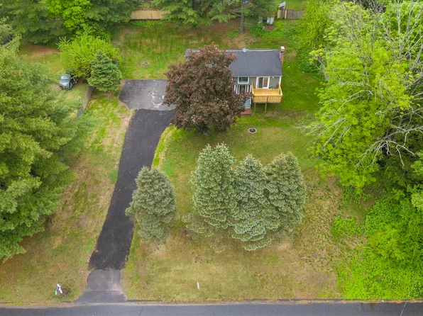 438 Roosevelt Drive, Oxford, CT 06478