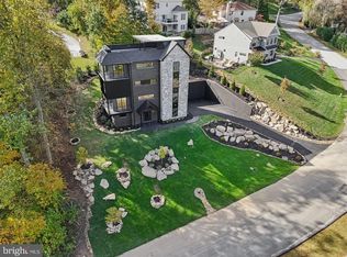 12 Langton Ln, Newtown Square, PA 19073