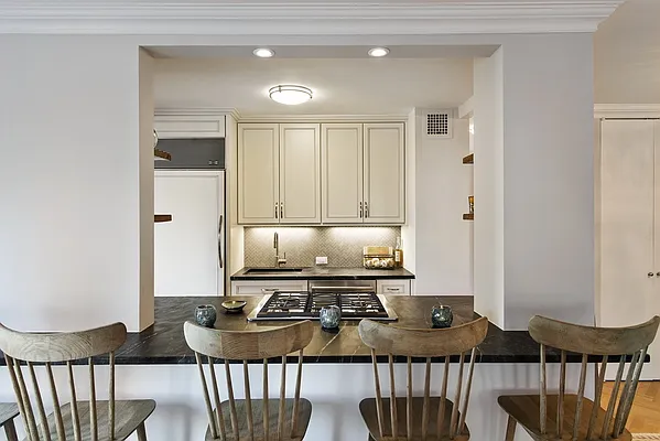 Sold by Nest Seekers International | media 17