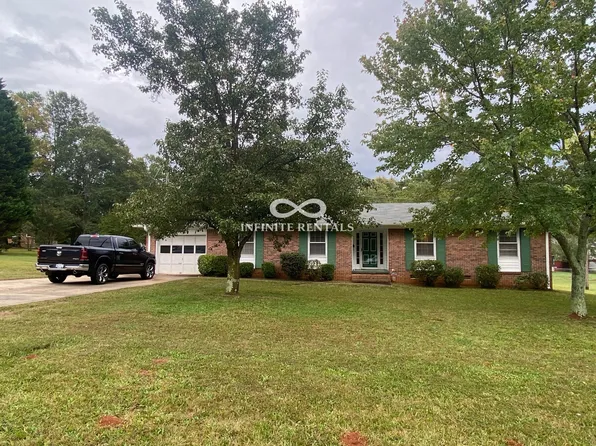 1424 E Calhoun St, Anderson, SC 29621