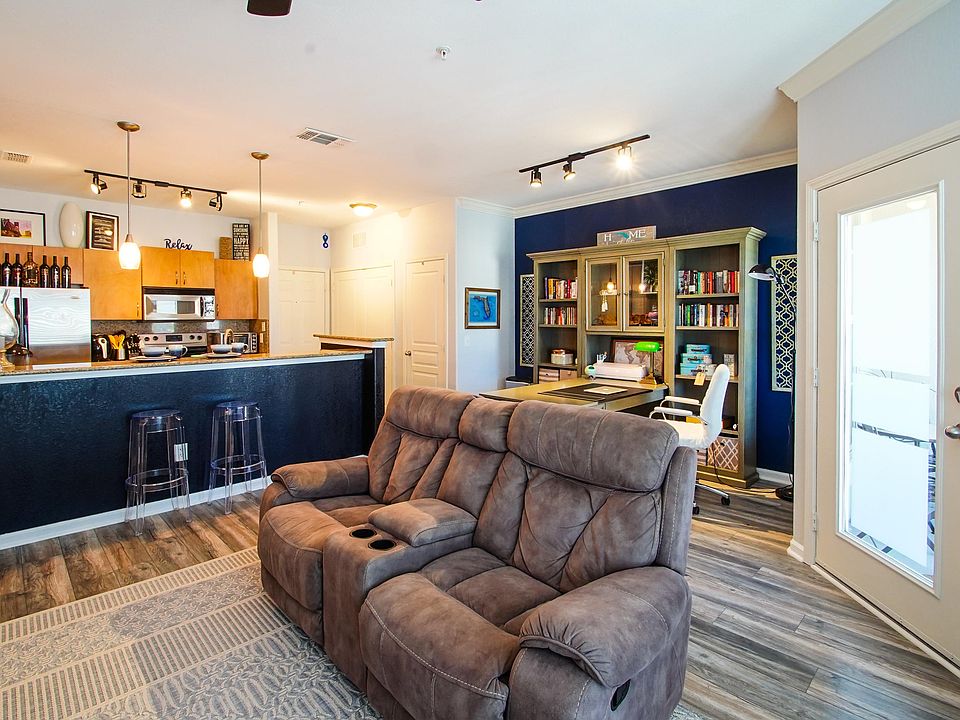 1st image of 8290 GATE Parkway #817