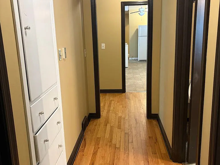 873 W Clinton Dr — Photo 5