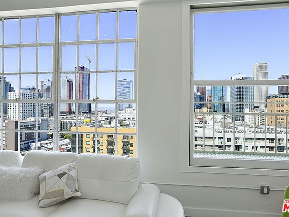 4th image of 939 S Broadway APT 912