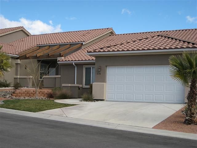 Front of townhome