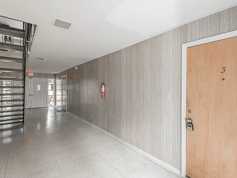 818 University Ave #3 — Photo 3