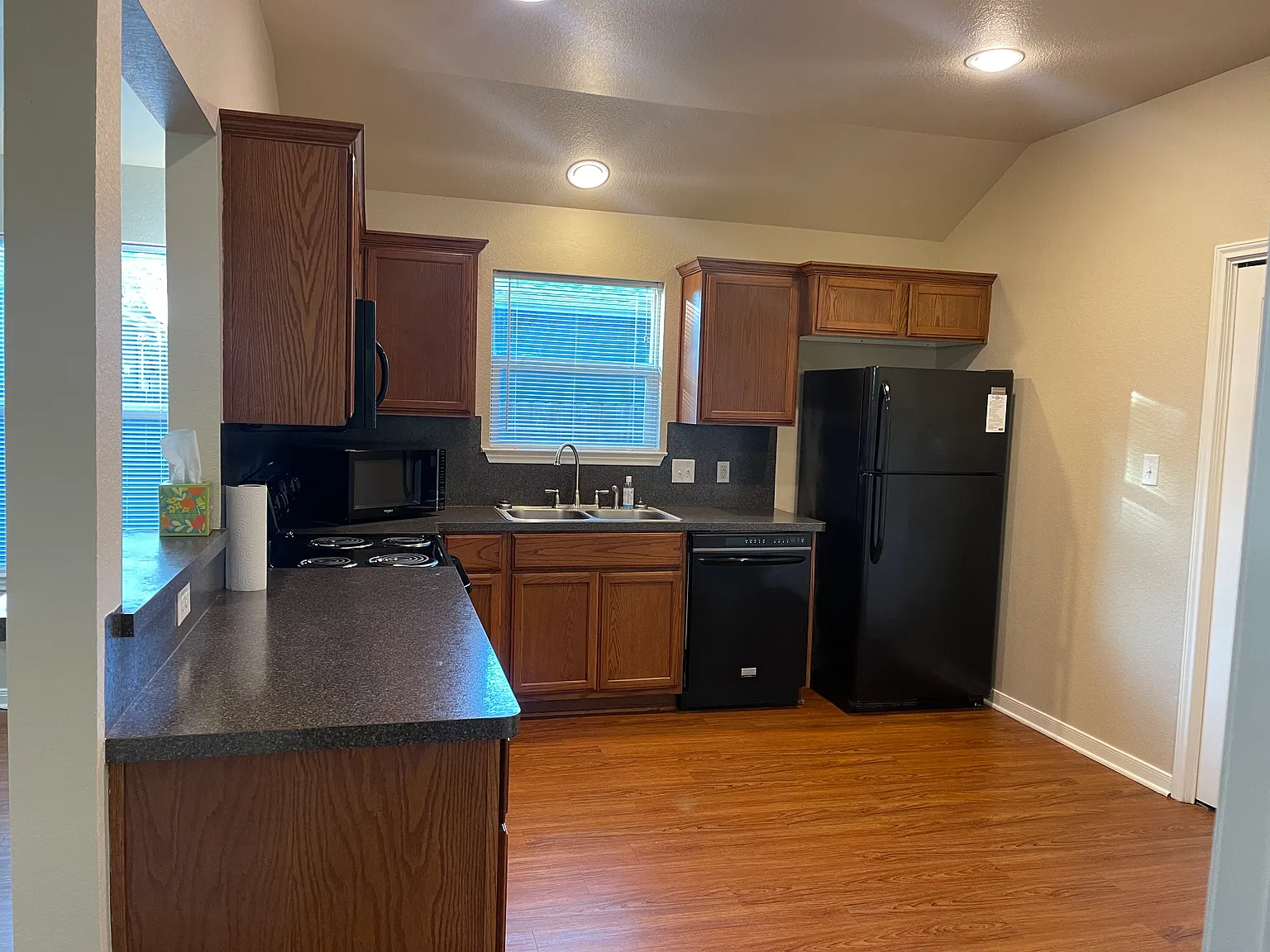 3735 Pecan Ln — Photo 2