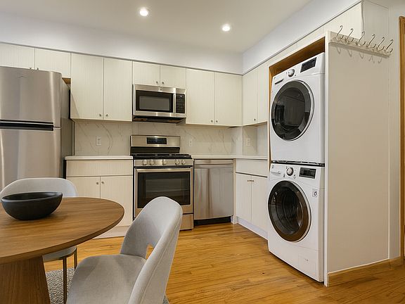 2nd image of 150 Forsyth St APT 4B