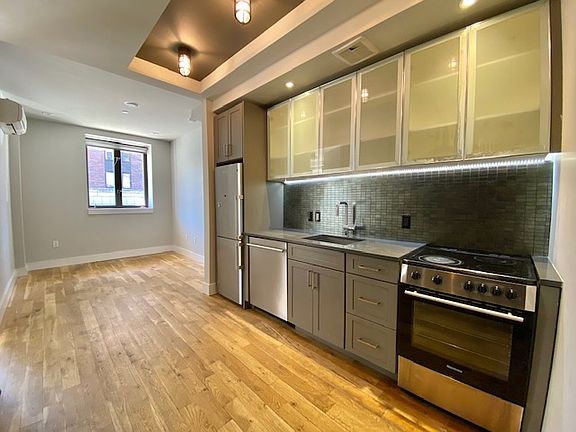 2nd image of 72 Maujer St #1K