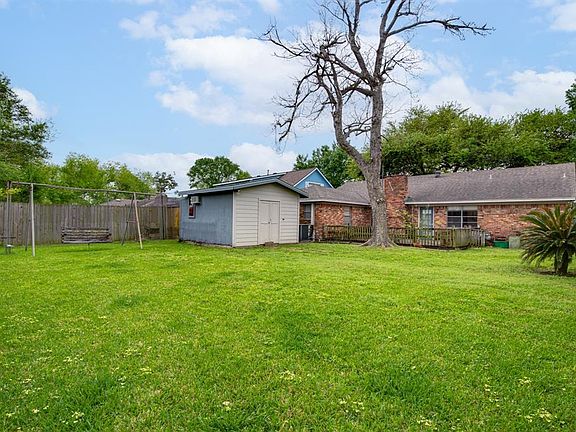 5th image of 3218 Crestdale Drive