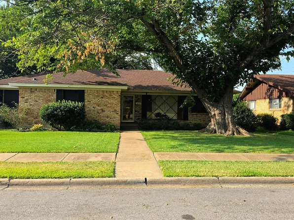 1210 Vicksburg Dr, Garland, TX 75041