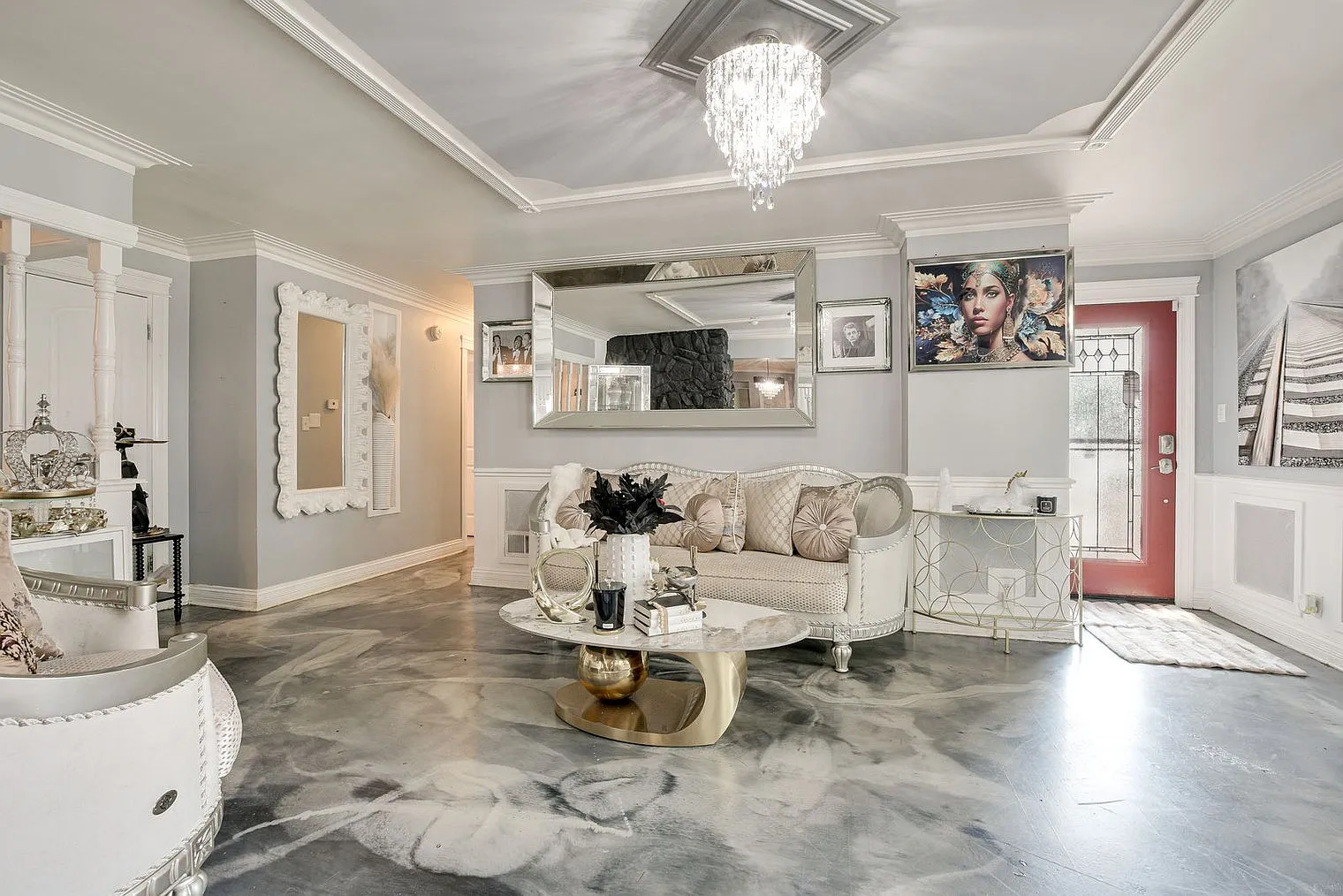 5 bed, 2.0 bath, 1980 sqft, $4,322 — Photo 3