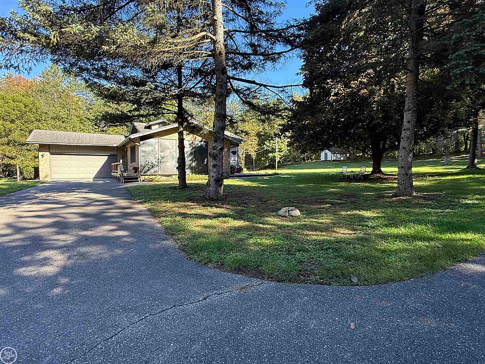 306 N Hurd Rd, photo 8