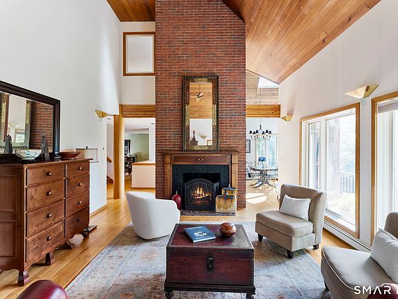5th image of 86 Washburn Road