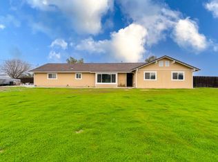 24743 Tropical Dr, Madera, CA 93638