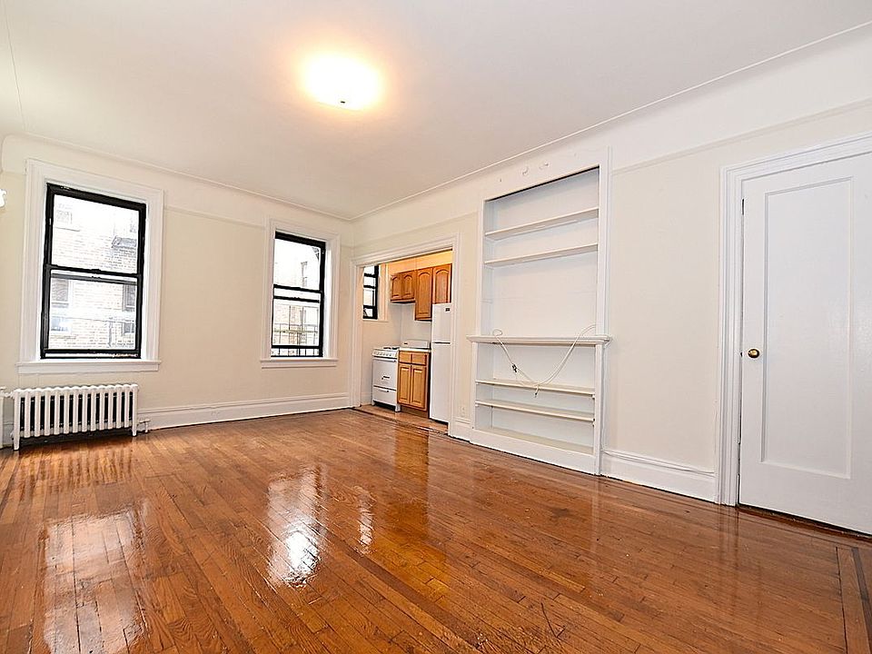 1st image of 3056 30th St APT 2G