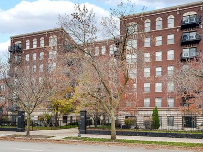 4537 S Drexel Blvd APT 503, Chicago, IL, 60653