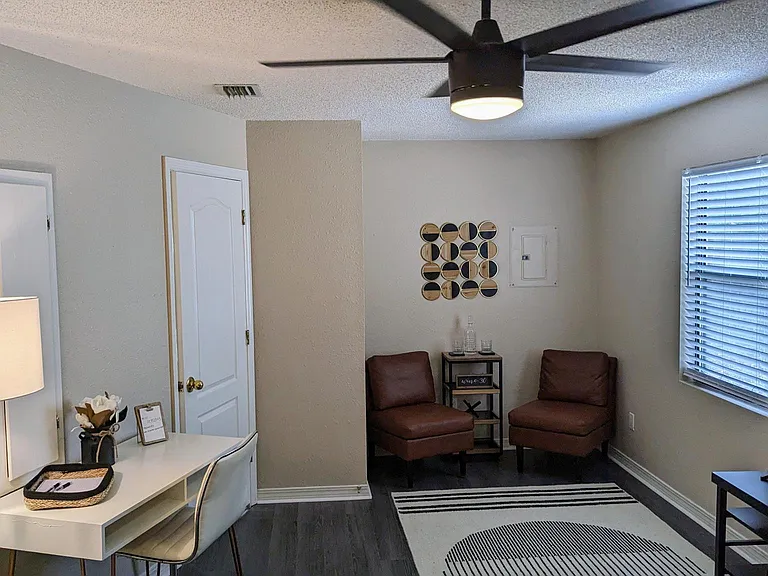 2343 Grand Oaks Ln — Photo 6