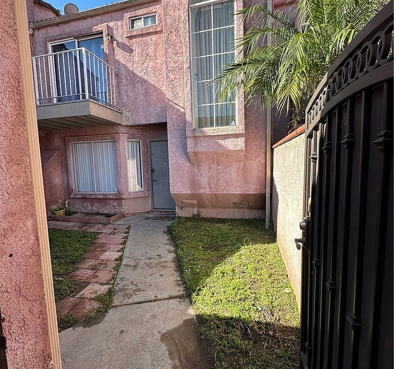 1st image of 165 Racquet Club Dr