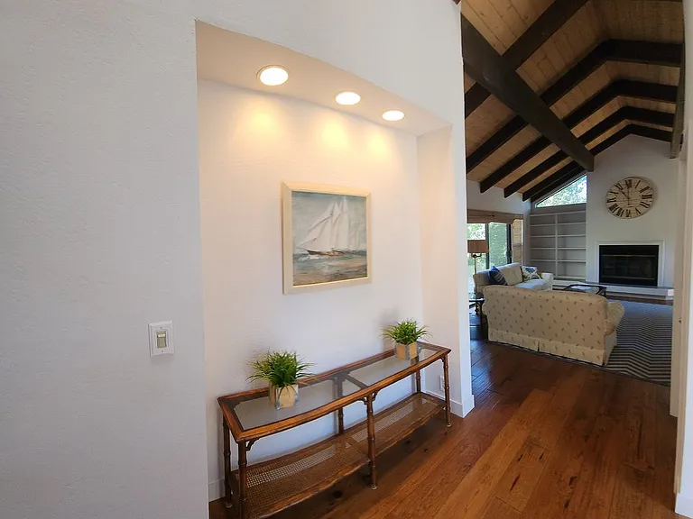 270 E Foothill Blvd — Photo 36
