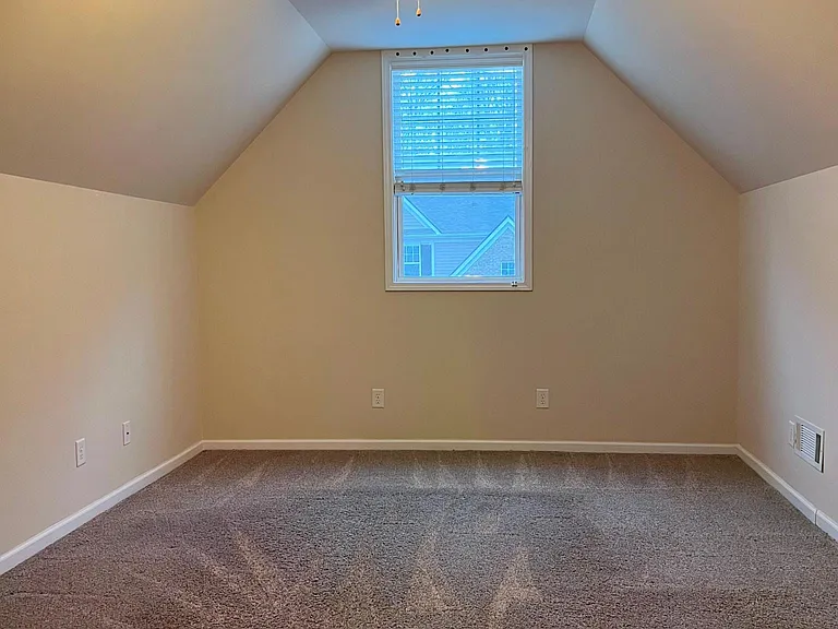 2541 Southhaven Ln — Photo 18
