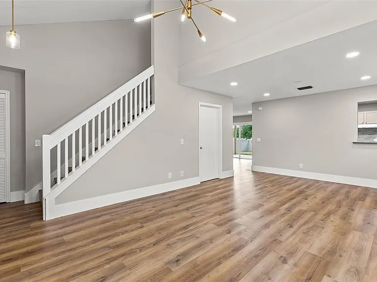 11462 Commercial St — Photo 6