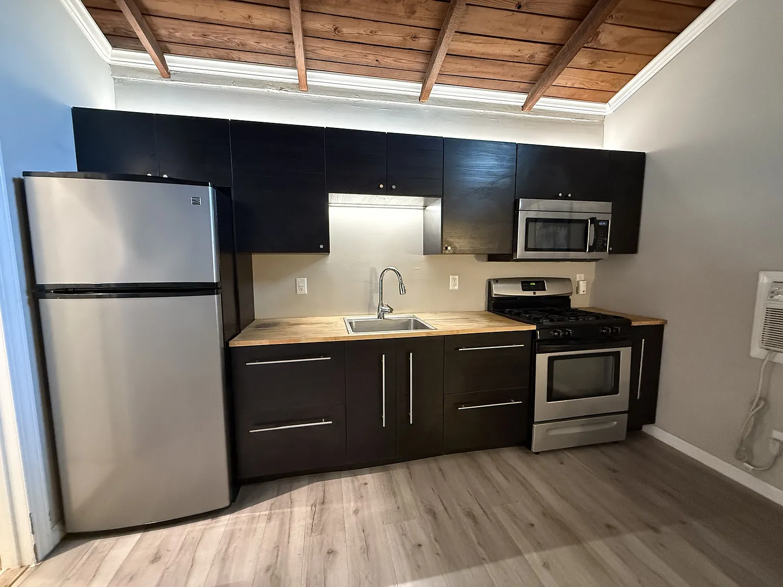 Drake Ave. 214 - ADU — Photo 3