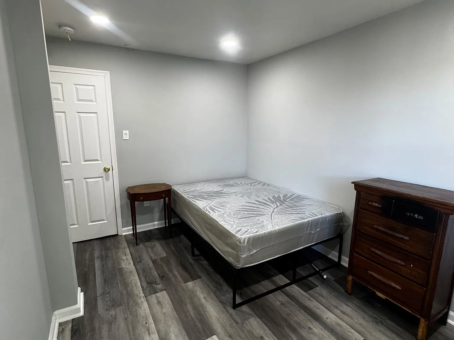 4 bed, 1000 sqft, $675 — Photo 1