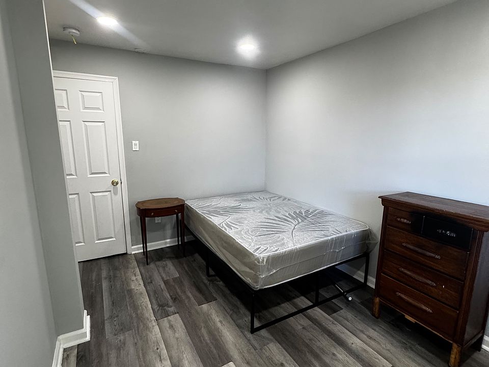 1st image of 3070 Braddock St #3