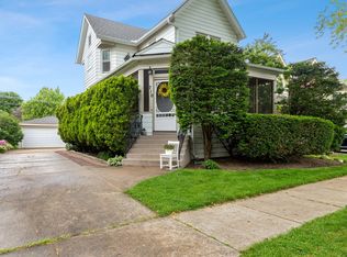710 N Vail Ave, Arlington Heights, IL 60004