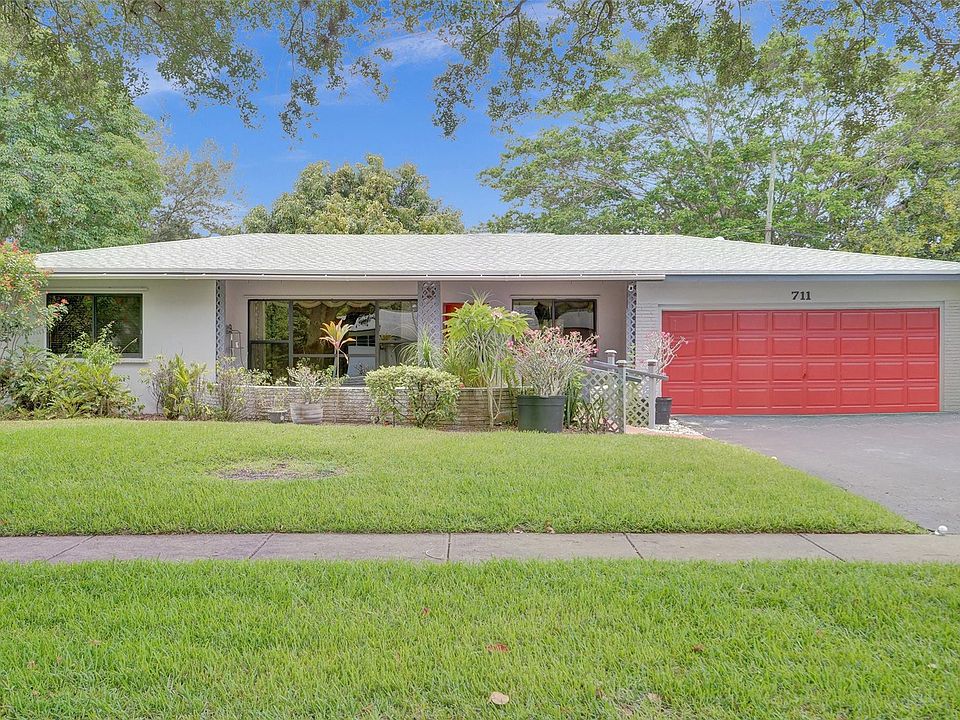 1st image of 711 Holly Lane