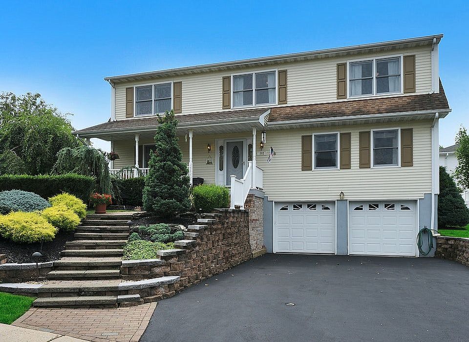 1st image of 392 James Woods Ct