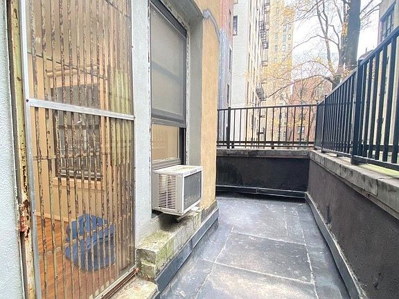 5th image of 303 W 106th St APT 5