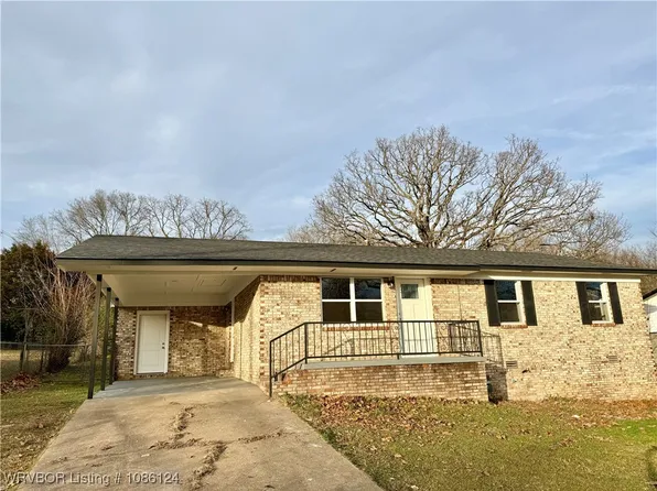 2006 Gordon Dr, Ozark, AR 72949