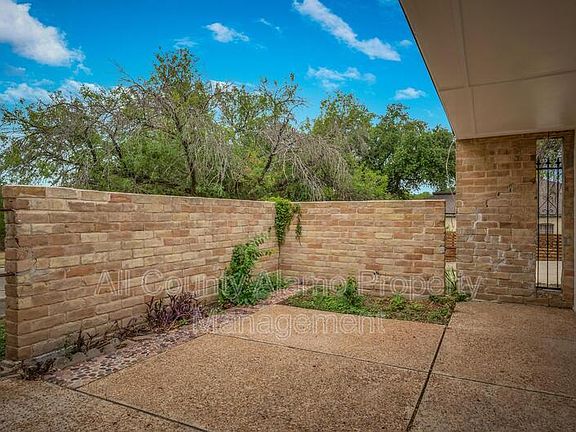 5th image of 211 Beechwood Ln