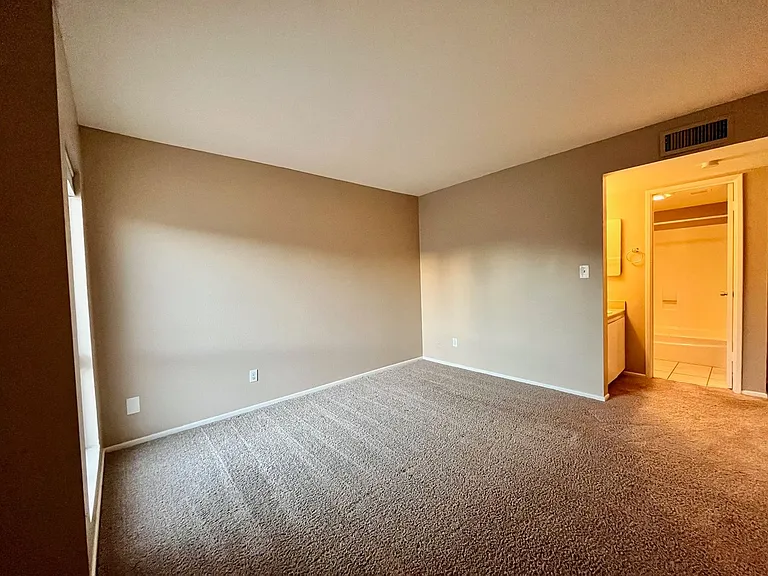 1701 W Tuckey Ln #225 — Photo 5