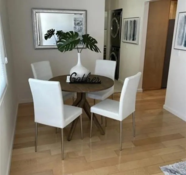 815 Cowper St #817 — Photo 5
