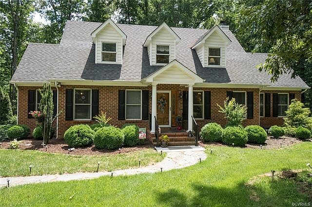 1st image of 3121 Pineview Dr