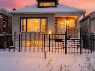 8330 S Essex Ave, Chicago, IL