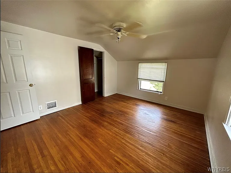 304 Wabash Ave — Photo 11