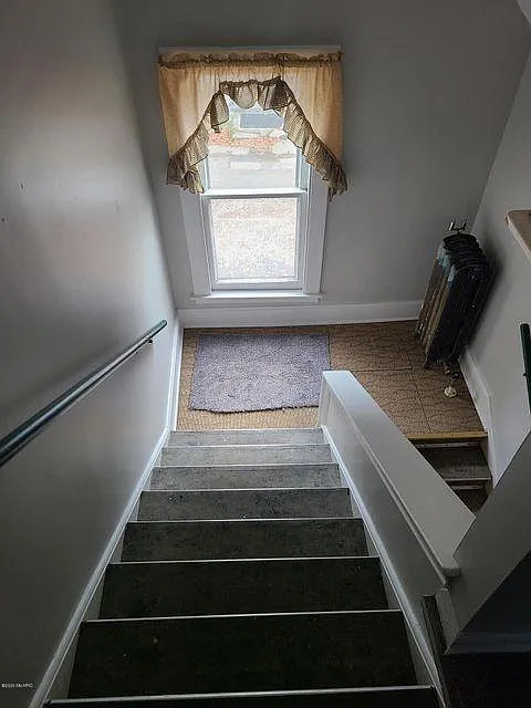 Studio, 900 sqft, $1,050 — Photo 4