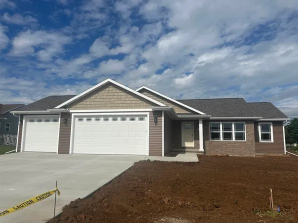 N1861 Schroeder Farm Dr, Greenville, WI 54942