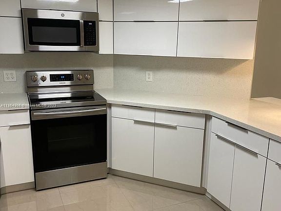 2nd image of 8343 Lake Dr APT 306