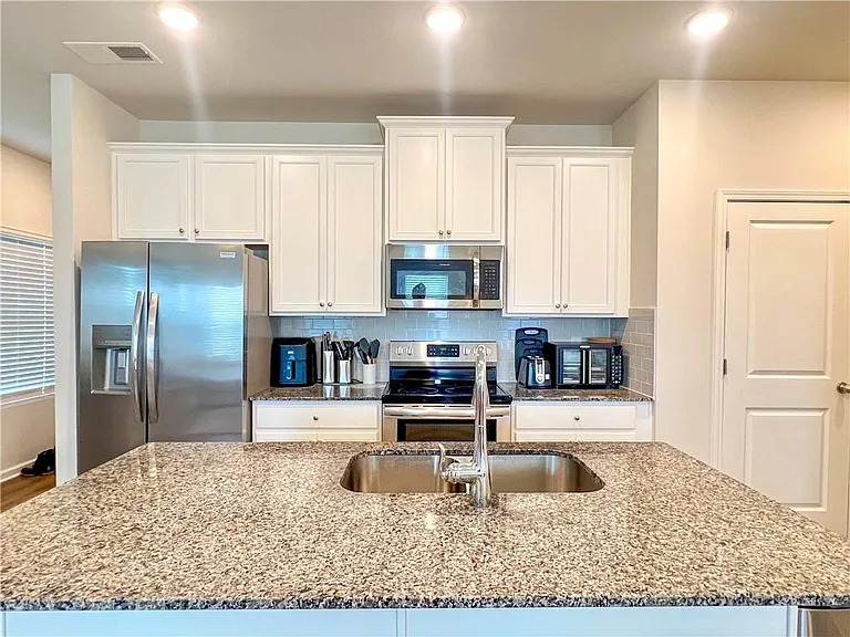 6321 Rosetta Dr — Photo 8