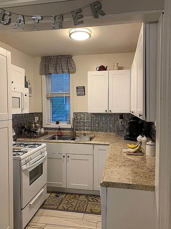15 E Crescent Ave photo 1