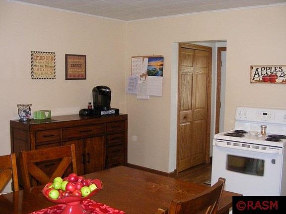 5th image of 419 Carney Ave