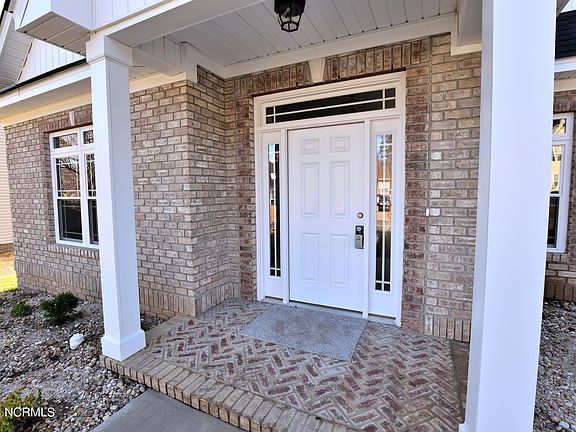 4th image of 113 Vineyard Court