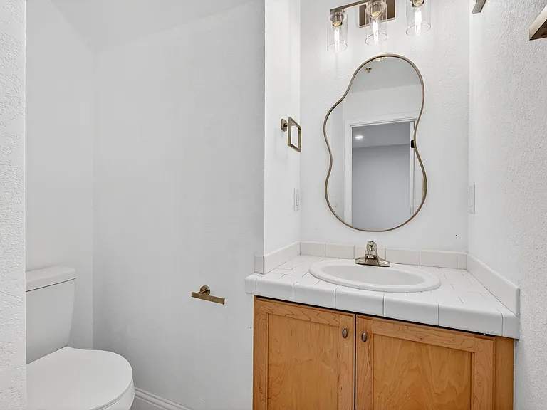 443 Harris Ln — Photo 8