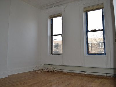 1st image of 302 Marion St #1