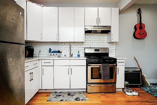 1st image of 587 Bainbridge St #3Z