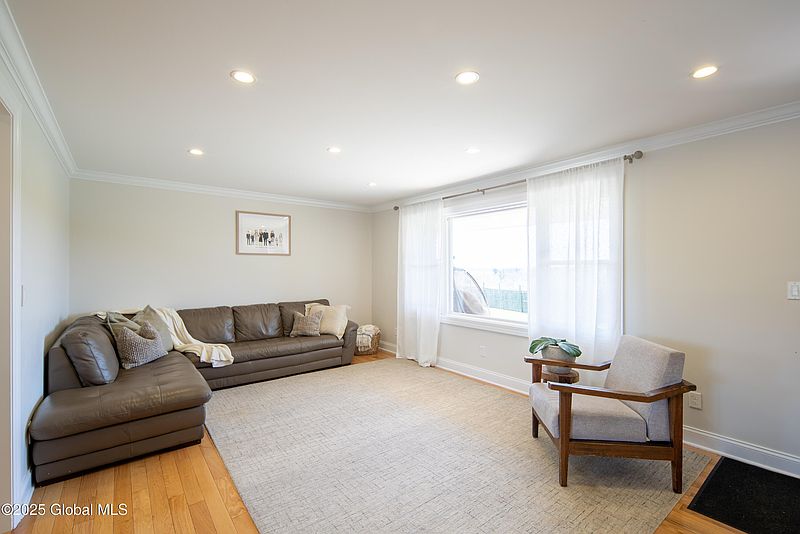 5th image of 269 Upper Newtown Road